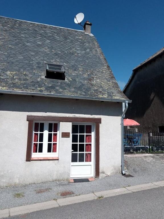 Gite Les Marmottes Tremouille (Cantal) Exterior foto