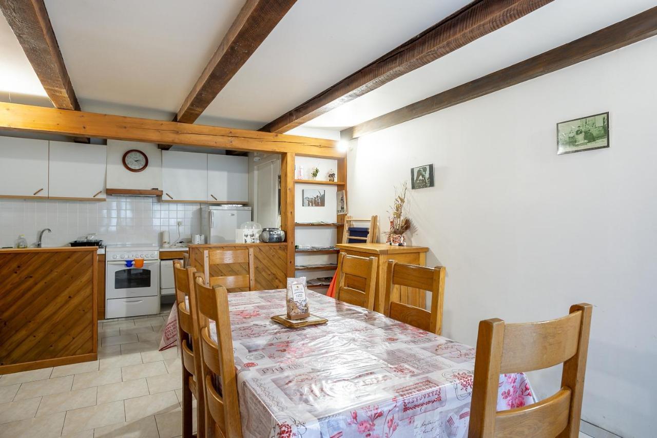 Gite Les Marmottes Tremouille (Cantal) Exterior foto